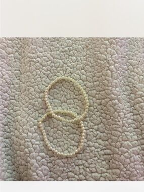 Brandy Melville Cream Pearl Stretch Bracelet Duo